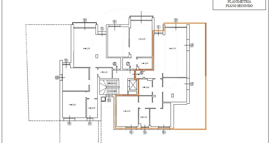 interno 8